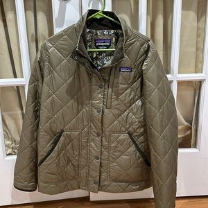 Patagonia Women’s Quilted Insulated Barn Jacket Large